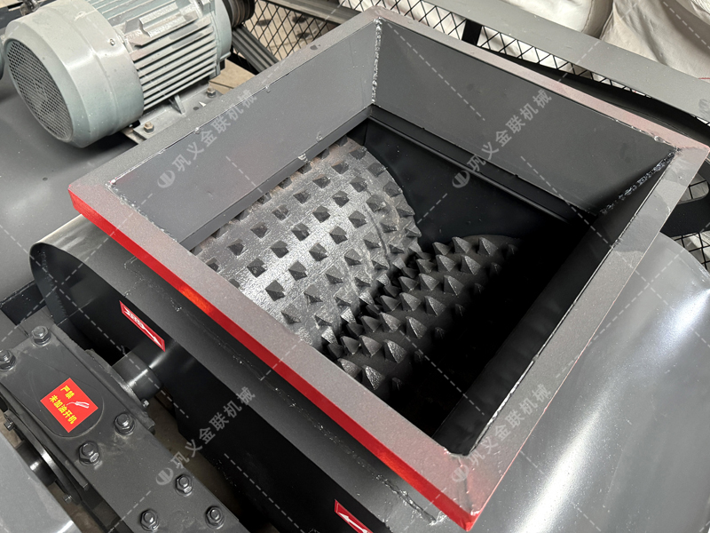 雙齒輥破碎機真的能“干濕通破”嗎？它的工作原理是什么？